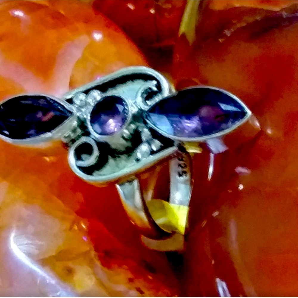 TRIPLE STONE AMETHYST 925 RING. SIZE 9, GORGEOUS! New, Never worn. Tag attached